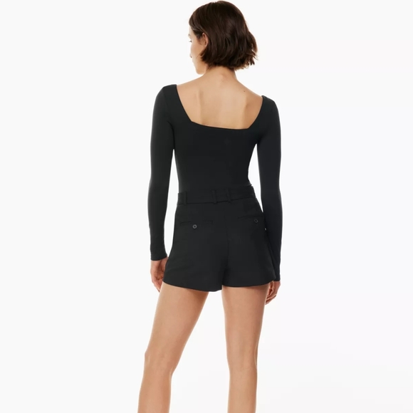 Aritzia Babaton Contour Long sleeve shirt size M BNWT - Picture 2 of 10